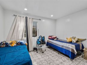 879 E 40th Place, Los Angeles CA 90011