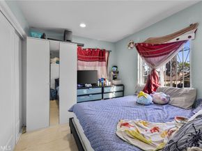 879 E 40th Place, Los Angeles CA 90011