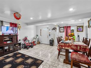 879 E 40th Place, Los Angeles CA 90011