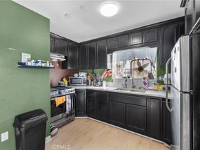 879 E 40th Place, Los Angeles CA 90011