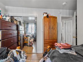 879 E 40th Place, Los Angeles CA 90011