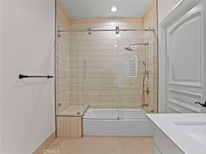 1598 Long Beach 405, Long Beach CA 90813