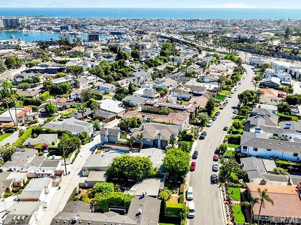 428 Holmwood Drive, Newport Beach CA 92663