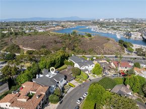 212 Kings Place, Newport Beach CA 92663