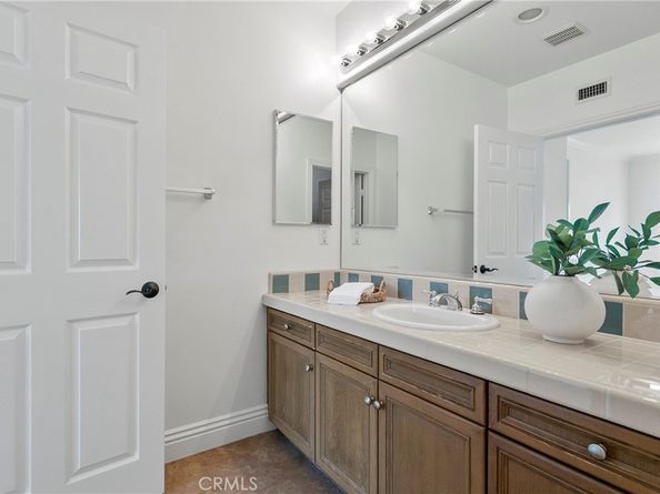 11 Flora Springs, Irvine CA 92602