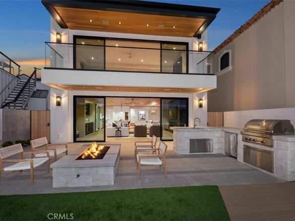 20 Balboa Coves, Newport Beach CA 92663