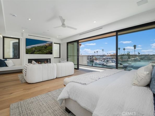 20 Balboa Coves, Newport Beach CA 92663