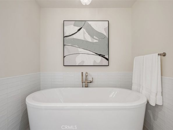 20 Balboa Coves, Newport Beach CA 92663