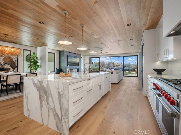 20 Balboa Coves, Newport Beach CA 92663