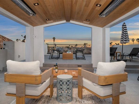 20 Balboa Coves, Newport Beach CA 92663