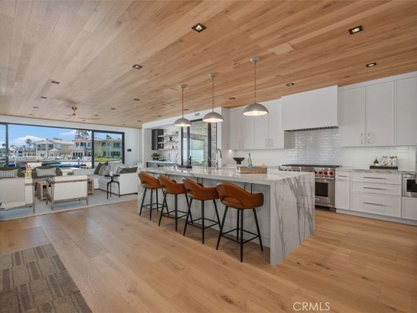 20 Balboa Coves, Newport Beach CA 92663