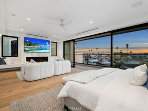 20 Balboa Coves, Newport Beach CA 92663