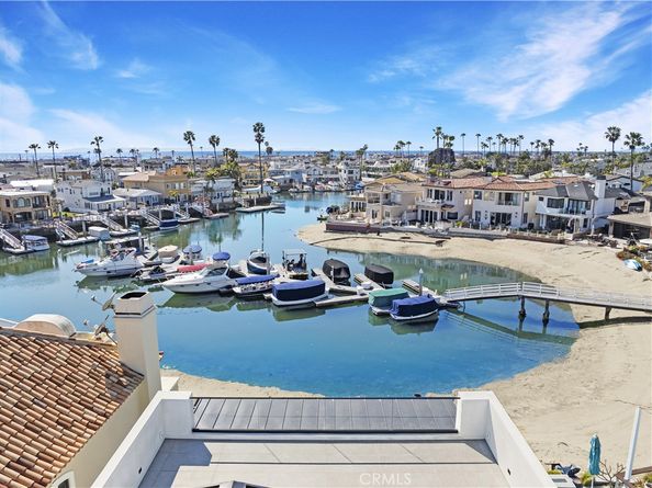 20 Balboa Coves, Newport Beach CA 92663