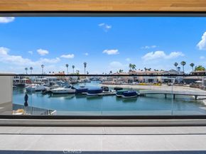 20 Balboa Coves, Newport Beach CA 92663