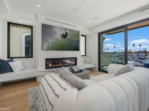 20 Balboa Coves, Newport Beach CA 92663