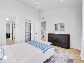 20 Balboa Coves, Newport Beach CA 92663