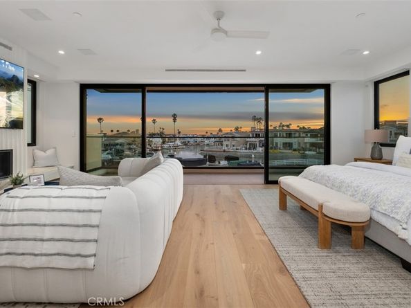 20 Balboa Coves, Newport Beach CA 92663