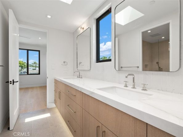 20 Balboa Coves, Newport Beach CA 92663