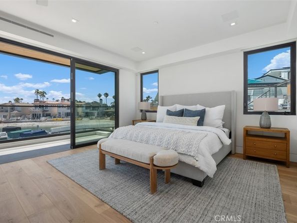 20 Balboa Coves, Newport Beach CA 92663