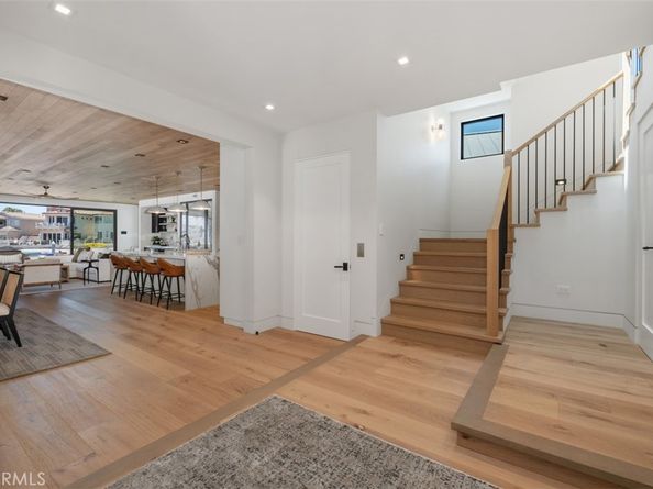 20 Balboa Coves, Newport Beach CA 92663