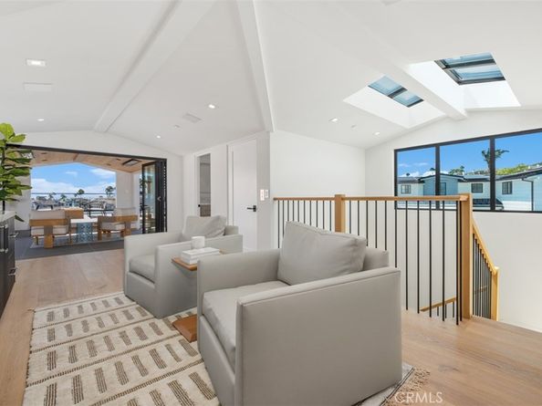 20 Balboa Coves, Newport Beach CA 92663