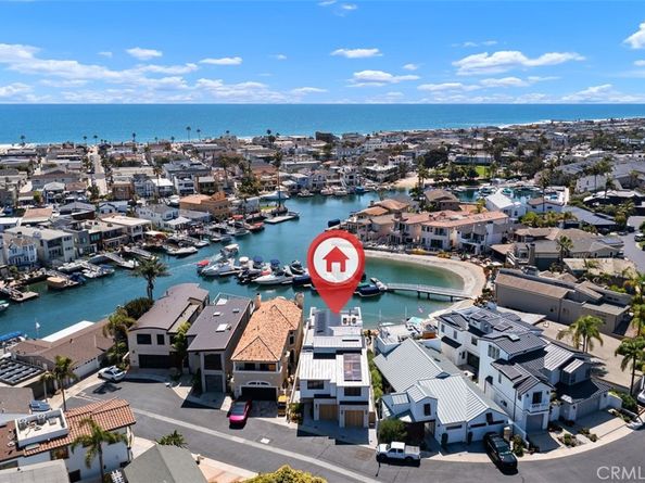 20 Balboa Coves, Newport Beach CA 92663