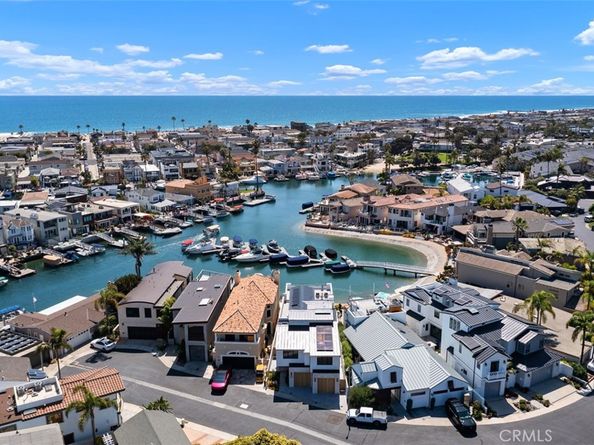 20 Balboa Coves, Newport Beach CA 92663
