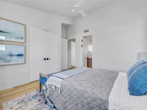 20 Balboa Coves, Newport Beach CA 92663