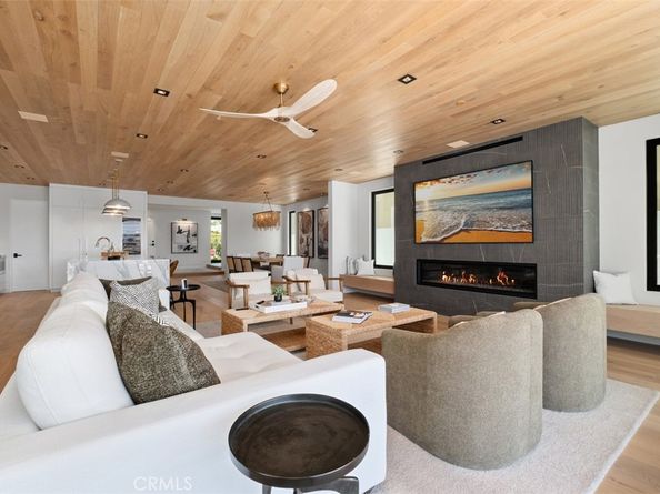 20 Balboa Coves, Newport Beach CA 92663