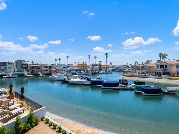 20 Balboa Coves, Newport Beach CA 92663