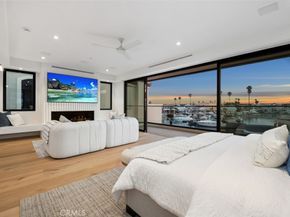 20 Balboa Coves, Newport Beach CA 92663