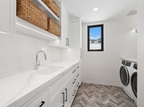 20 Balboa Coves, Newport Beach CA 92663