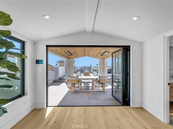 20 Balboa Coves, Newport Beach CA 92663