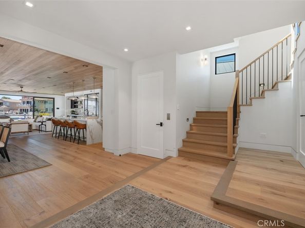 20 Balboa Coves, Newport Beach CA 92663