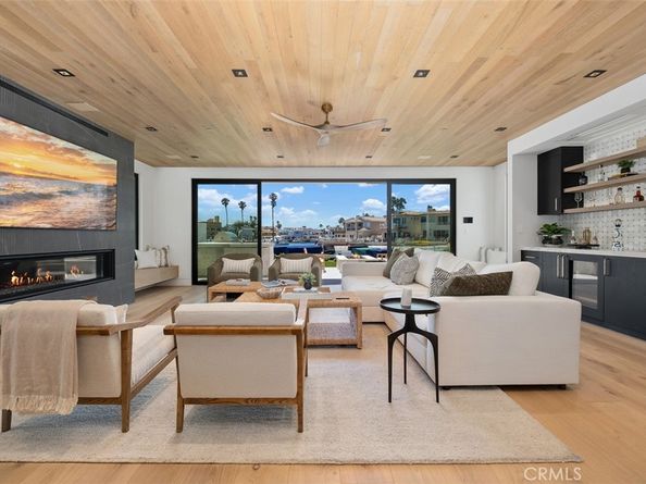 20 Balboa Coves, Newport Beach CA 92663