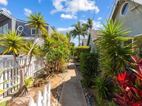 215 223 Lolita Street, Encinitas CA 92024