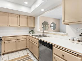 7757 Eads Avenue C4, La Jolla CA 92037