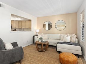 7757 Eads Avenue C4, La Jolla CA 92037