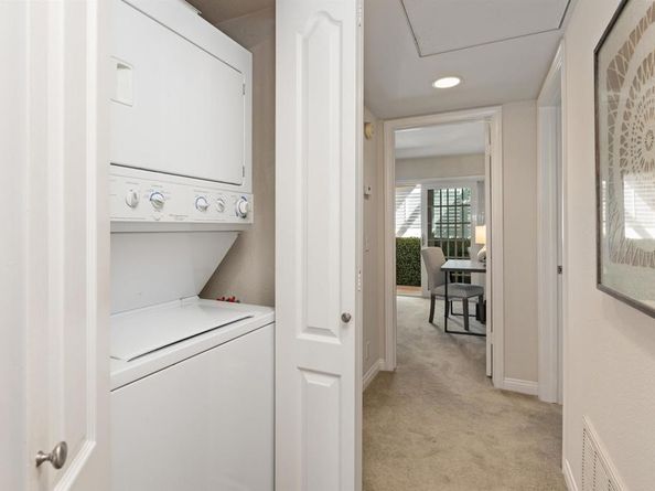 7757 Eads Avenue C4, La Jolla CA 92037