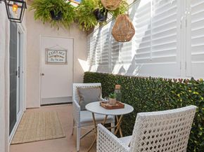 7757 Eads Avenue C4, La Jolla CA 92037
