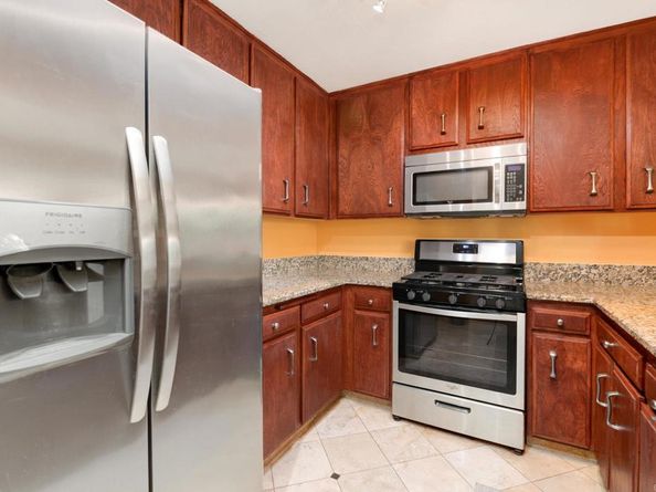 2031 Golden Circle, Escondido CA 92026