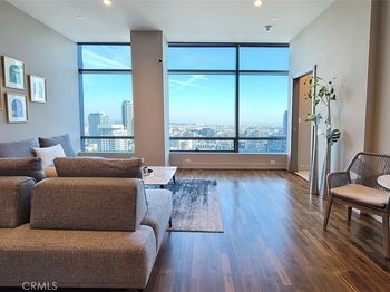 900 W Olympic Boulevard