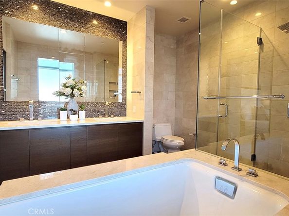 900 W Olympic Boulevard 30G, Los Angeles CA 90015