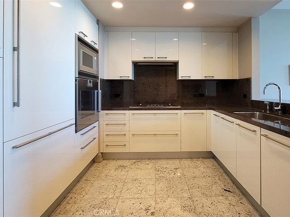 900 W Olympic Boulevard 30G, Los Angeles CA 90015