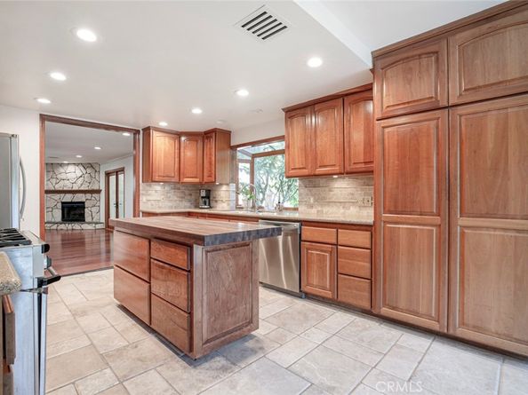 21301 Bermuda, Chatsworth CA 91311