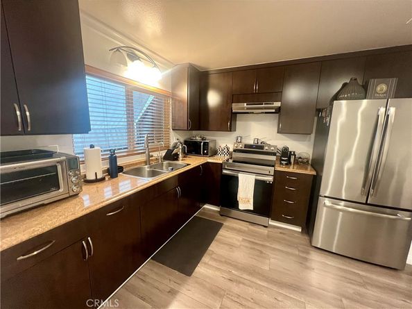 7301 Lennox Ave. A13, Van Nuys CA 91405