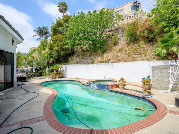 3323 Barnes Circle, Glendale CA 91208