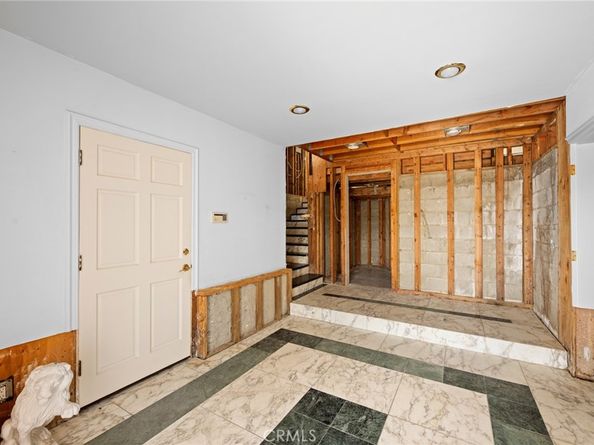 3323 Barnes Circle, Glendale CA 91208