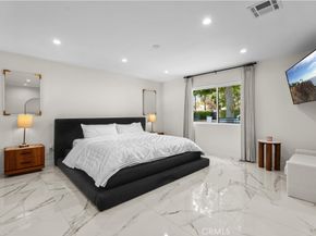 5226 Woodman Avenue, Sherman Oaks CA 91401