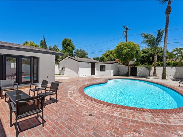 5226 Woodman Avenue, Sherman Oaks CA 91401